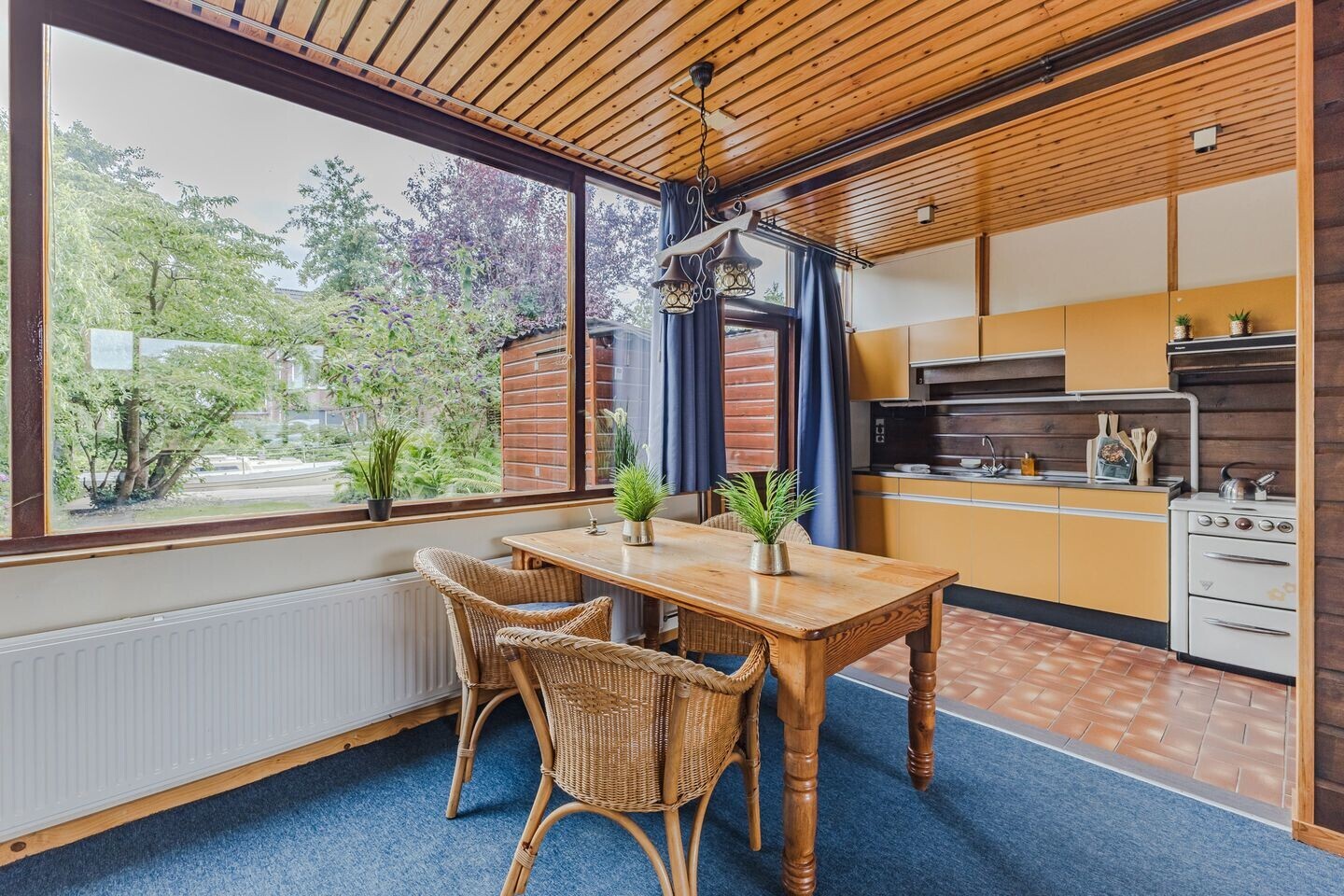 Tussenwoning te koop: Roerdompstraat 19, Westzaan