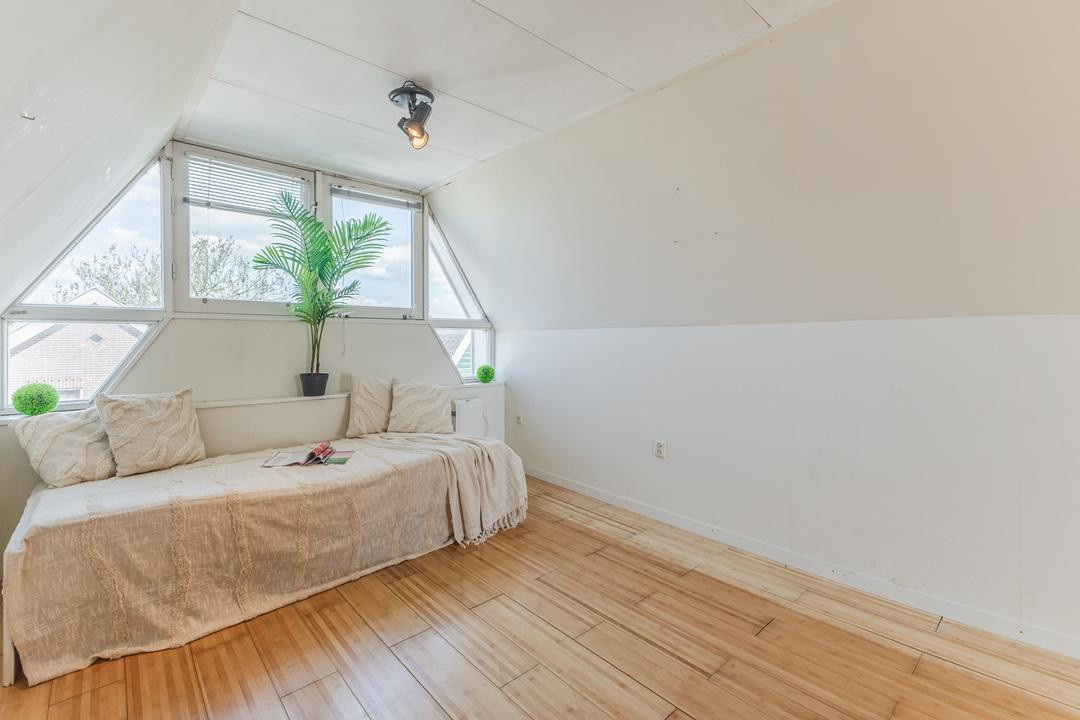Hoekwoning te koop: Overtoom 17, Westzaan