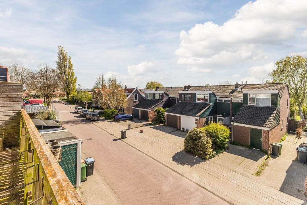 Hoekwoning te koop: Overtoom 17, Westzaan