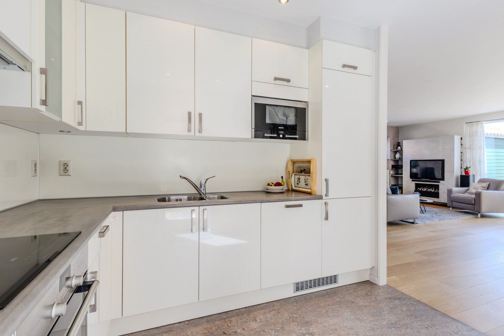 Twee-onder-één-kap te koop: J.J. Allanstraat 266A, Westzaan