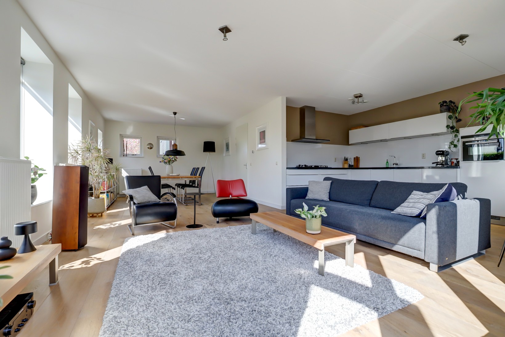 Twee-onder-één-kap te koop: J.J. Allanstraat 270, Westzaan