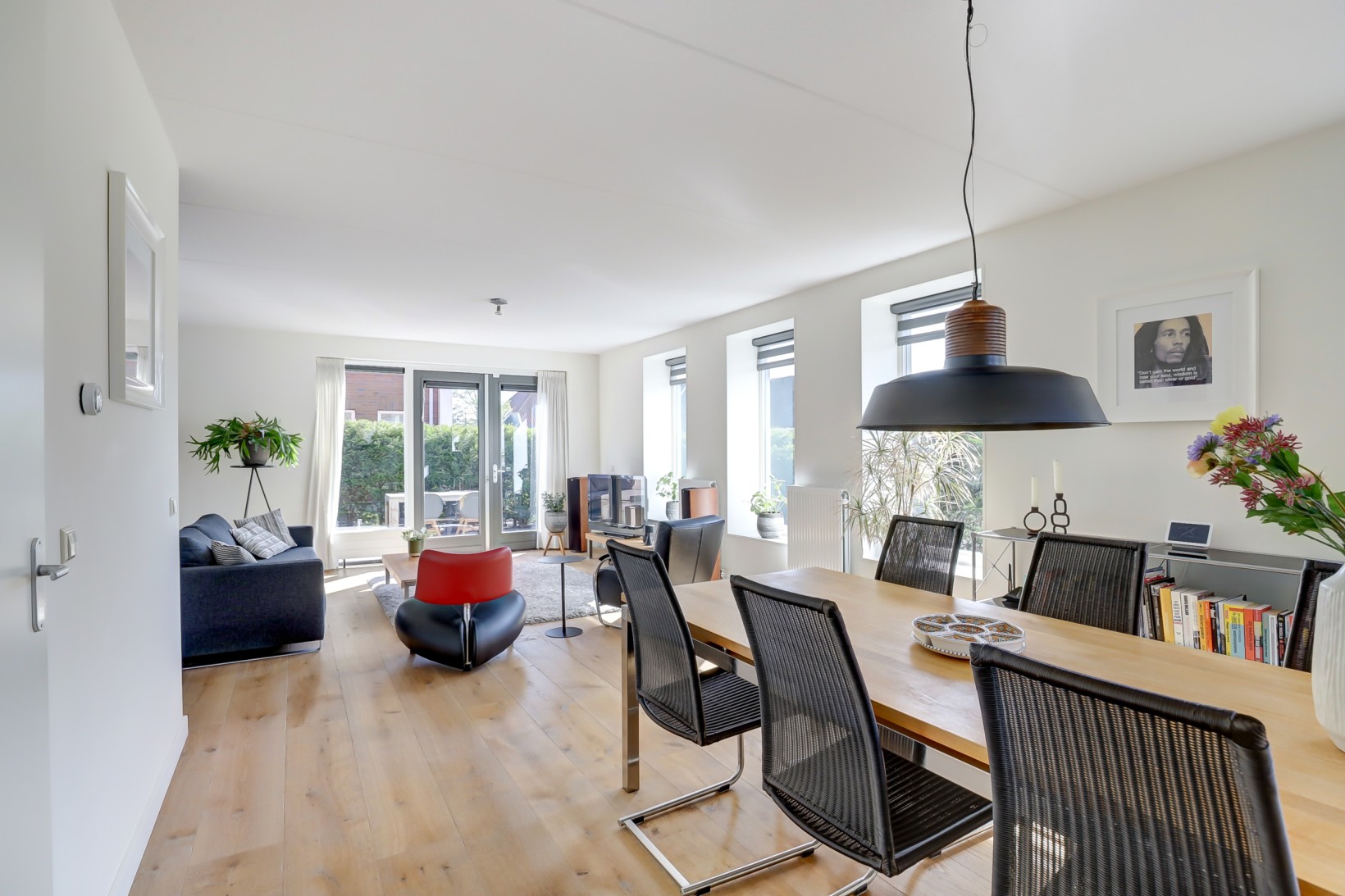 Twee-onder-één-kap te koop: J.J. Allanstraat 270, Westzaan