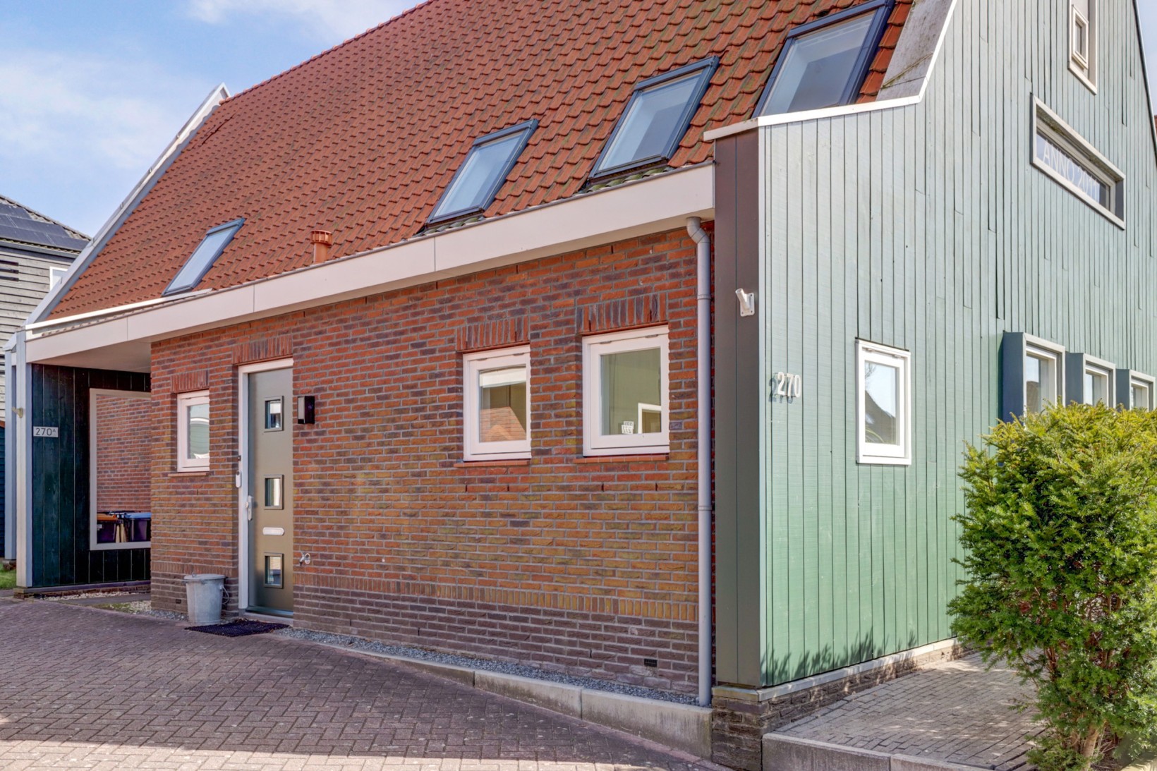 Twee-onder-één-kap te koop: J.J. Allanstraat 270, Westzaan