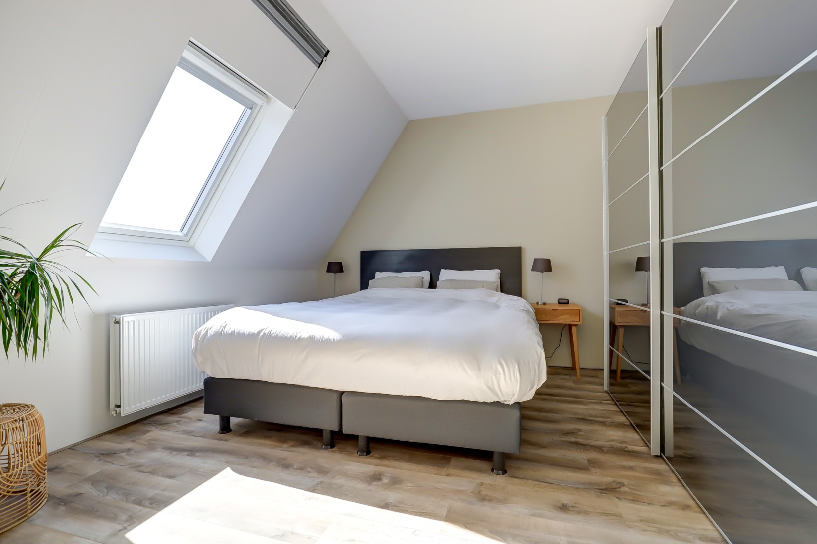 Twee-onder-één-kap te koop: J.J. Allanstraat 270, Westzaan