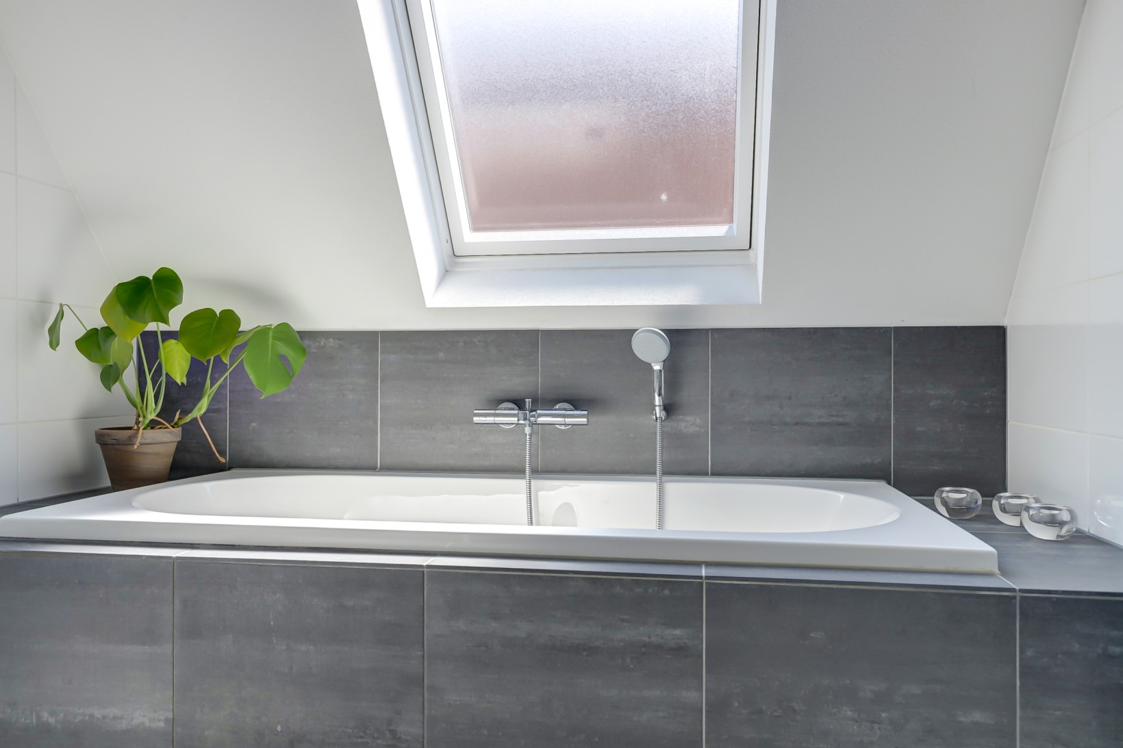Twee-onder-één-kap te koop: J.J. Allanstraat 270, Westzaan