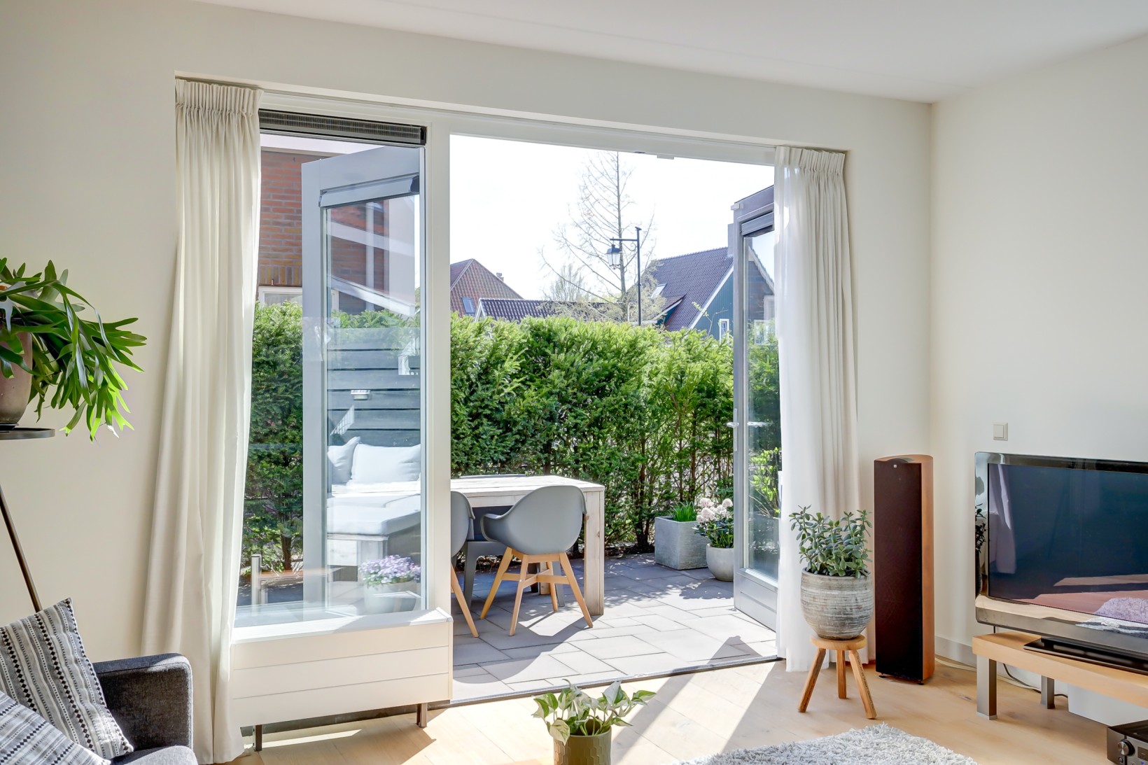 Twee-onder-één-kap te koop: J.J. Allanstraat 270, Westzaan