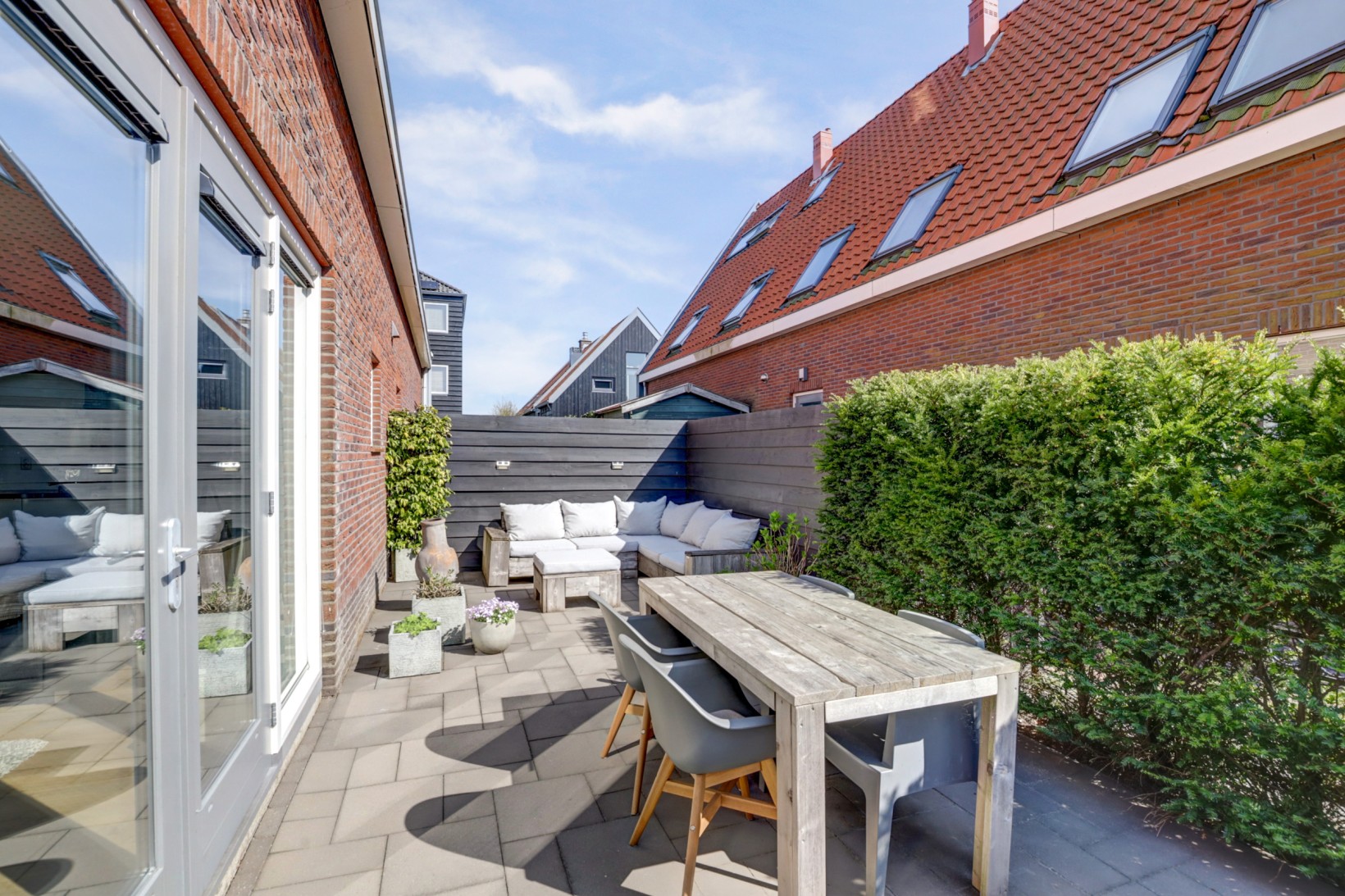 Twee-onder-één-kap te koop: J.J. Allanstraat 270, Westzaan