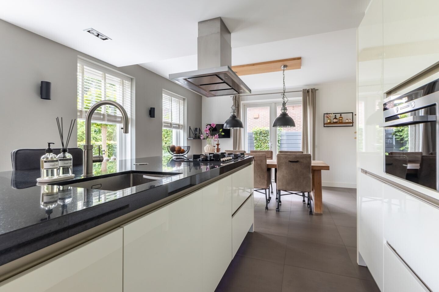 Vrijstaande woning te koop: Weiver 109, Westzaan