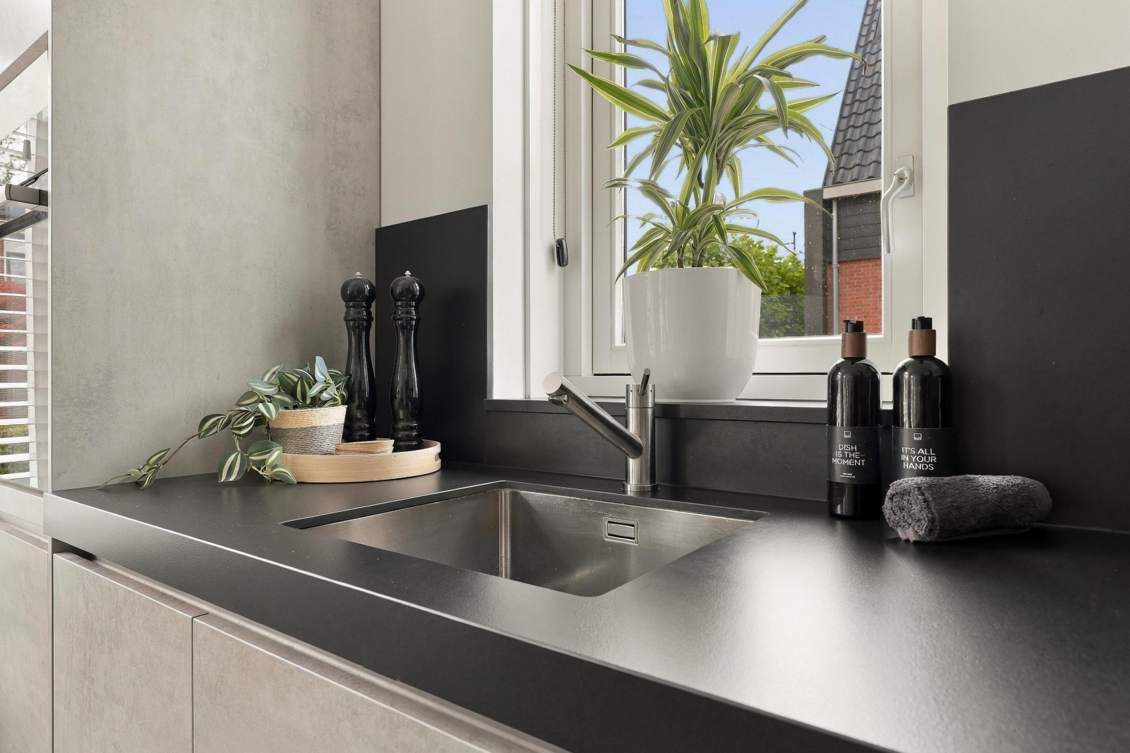 Vrijstaande woning te koop: Weiver 121, Westzaan