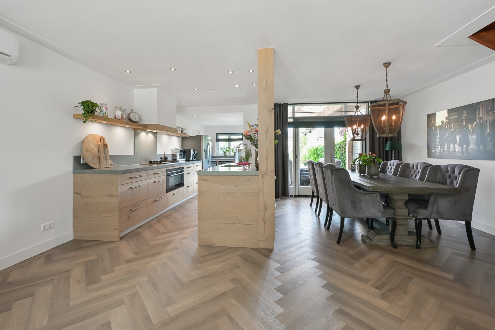 Tussenwoning te koop: Burgemeester Vijlbriefstraat 21, Westzaan