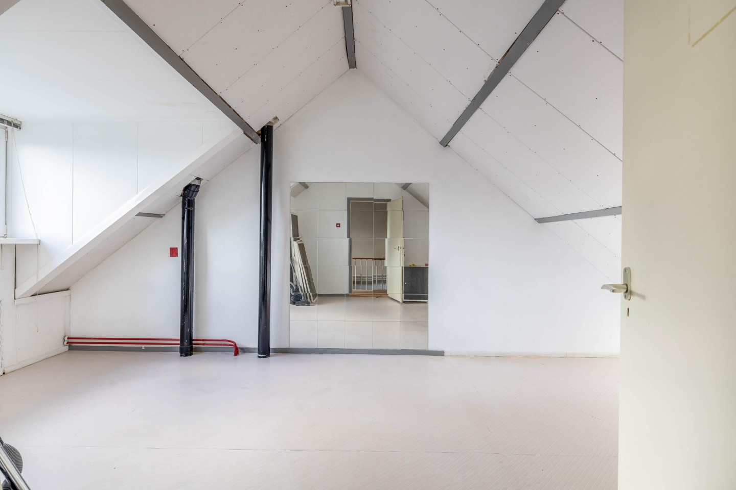 Tussenwoning te koop: Jean Henri Dunantstraat 27, Krommenie