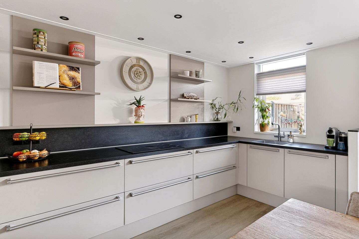 Tussenwoning te koop: Witte Klaverlaan 59, Krommenie
