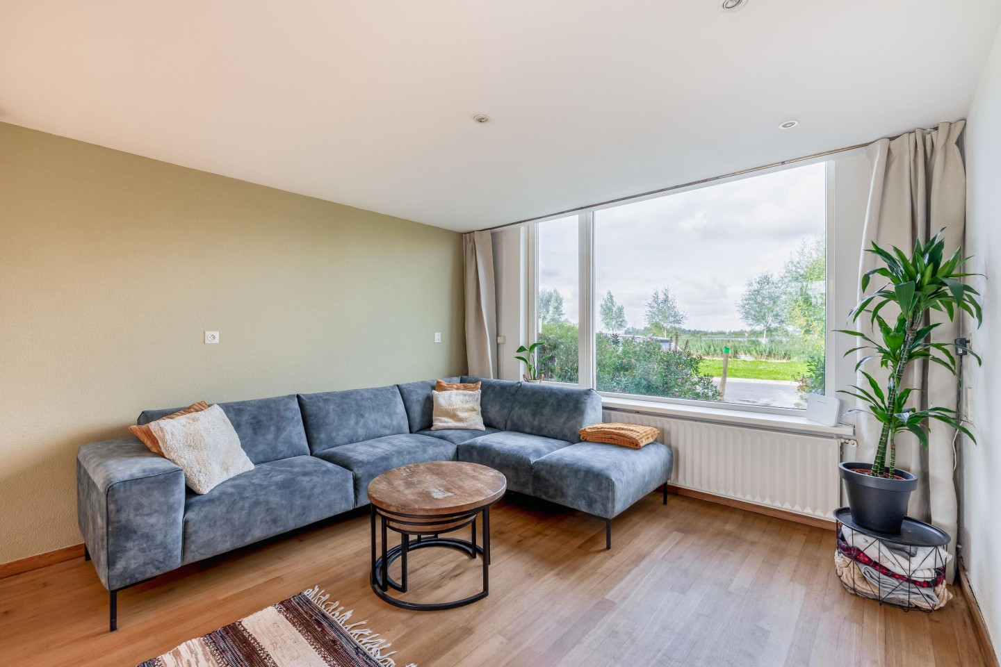 Tussenwoning te koop: Van Allenstraat 3, Krommenie
