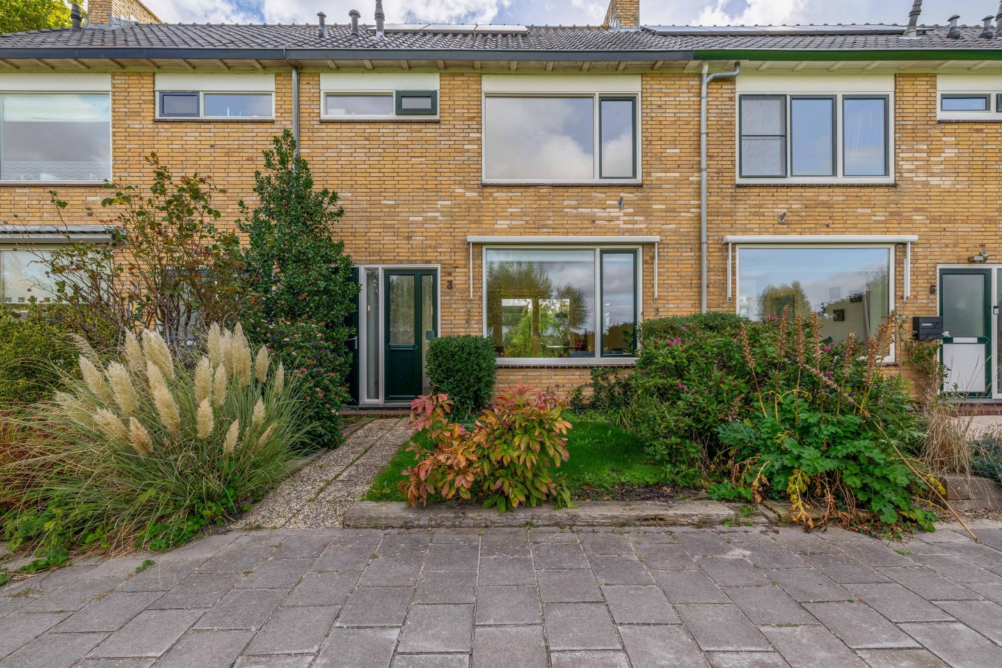 Tussenwoning te koop: Van Allenstraat 3, Krommenie