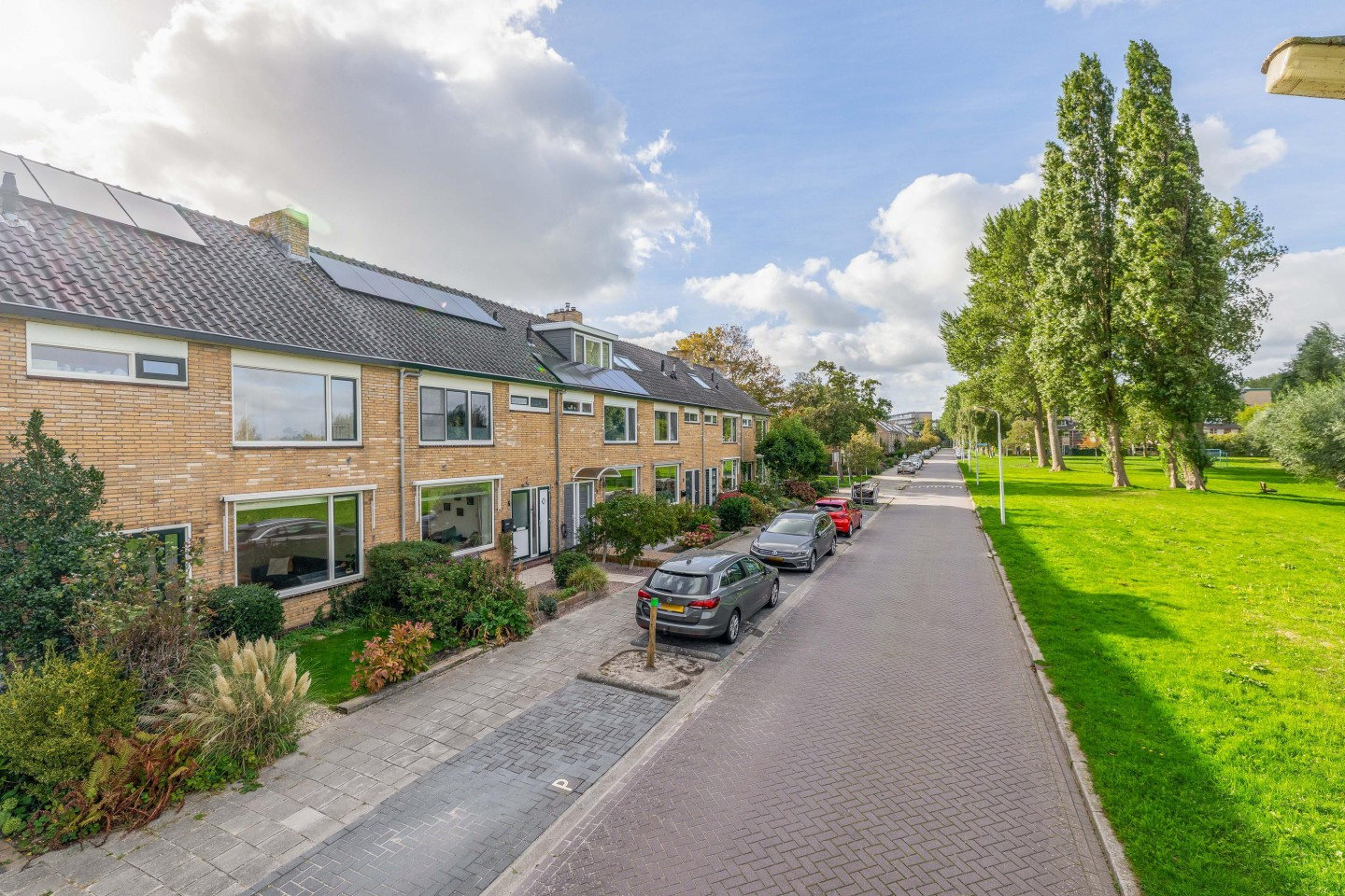 Tussenwoning te koop: Van Allenstraat 3, Krommenie