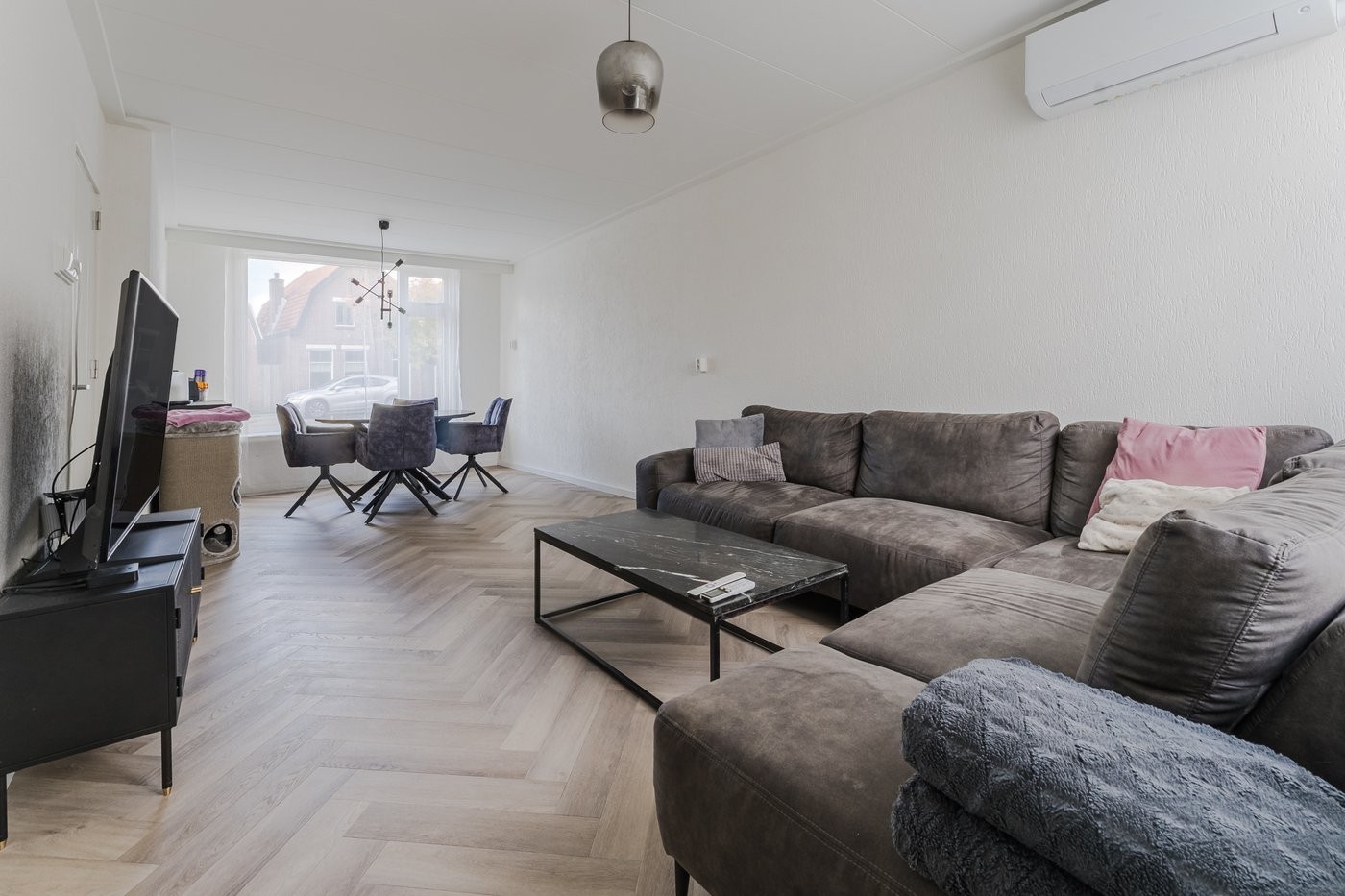 Tussenwoning te koop: Dorpsstraat 929, Assendelft