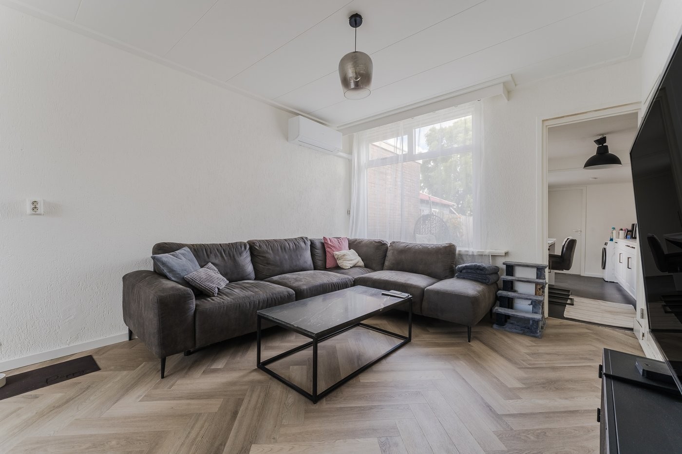 Tussenwoning te koop: Dorpsstraat 929, Assendelft