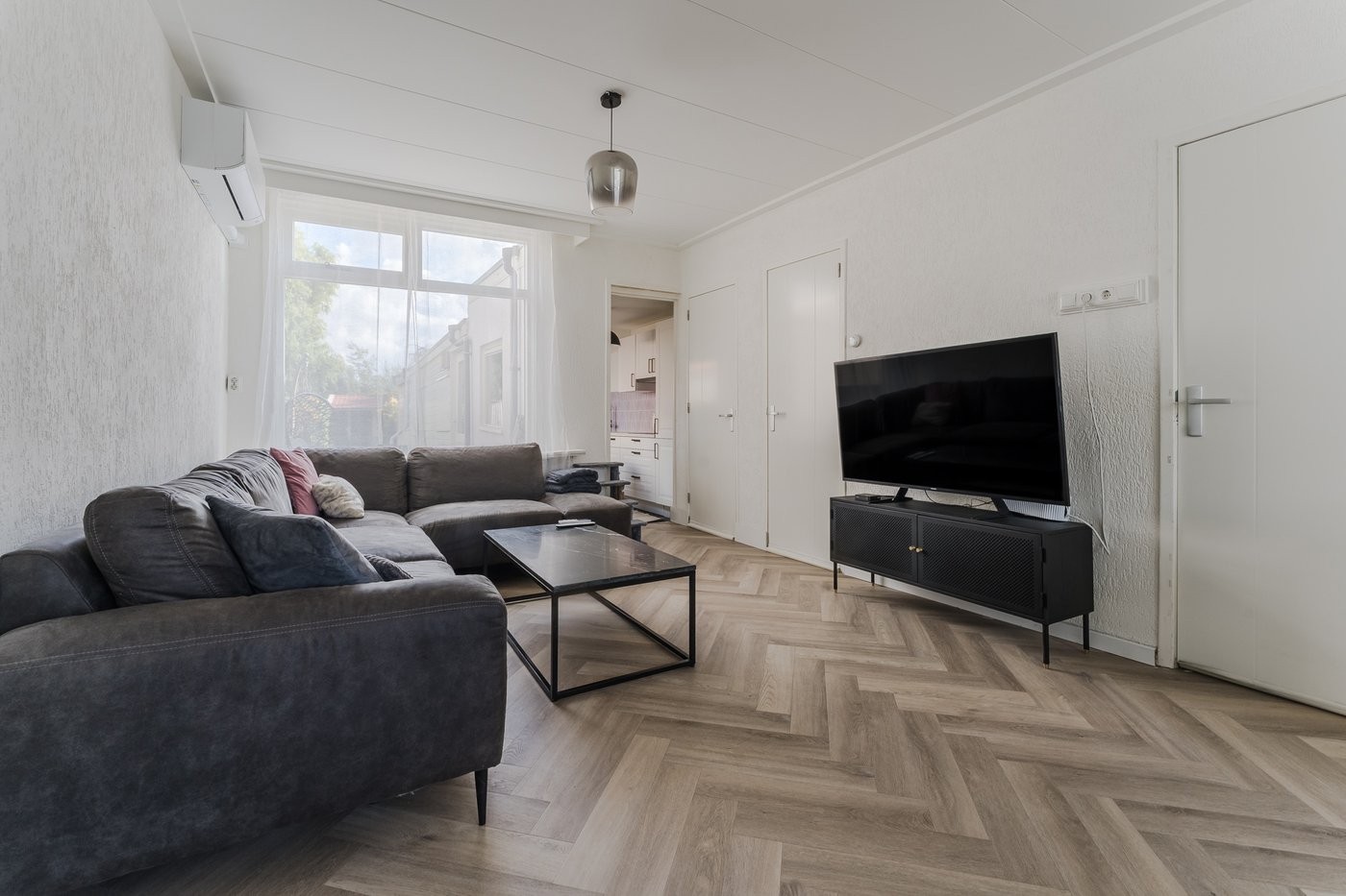 Tussenwoning te koop: Dorpsstraat 929, Assendelft