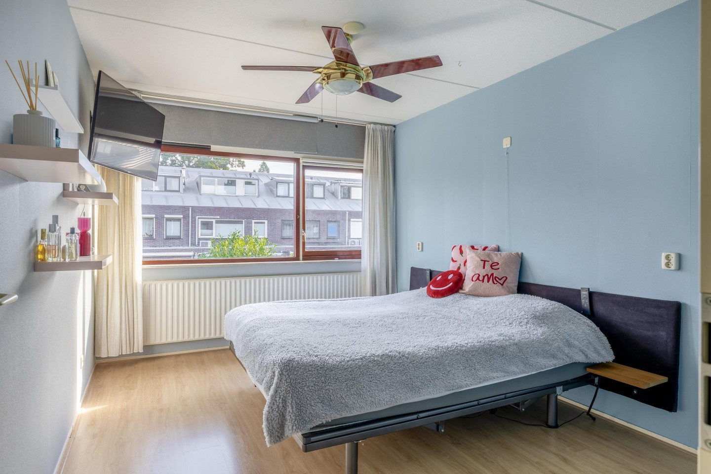Tussenwoning te koop: Duijves Weer 31, Assendelft