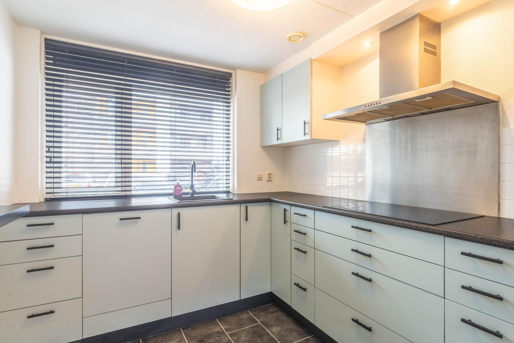 Tussenwoning te koop: Mediterraan 21, Assendelft