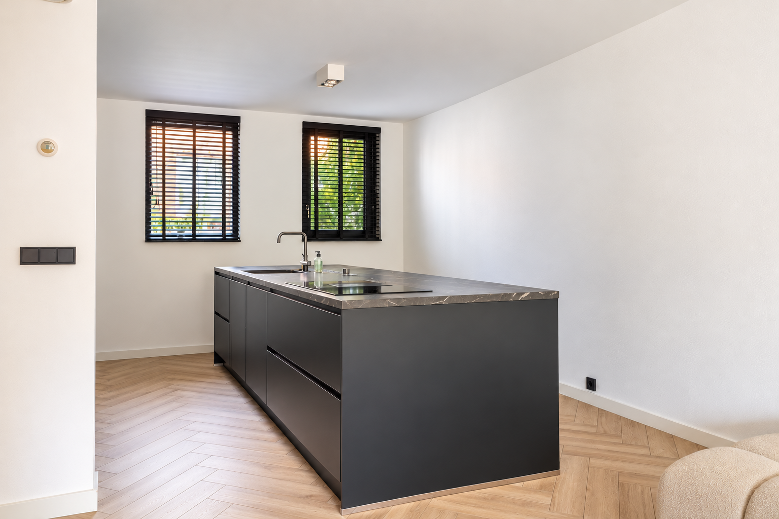 Tussenwoning te koop: IJsbloem 23, Assendelft