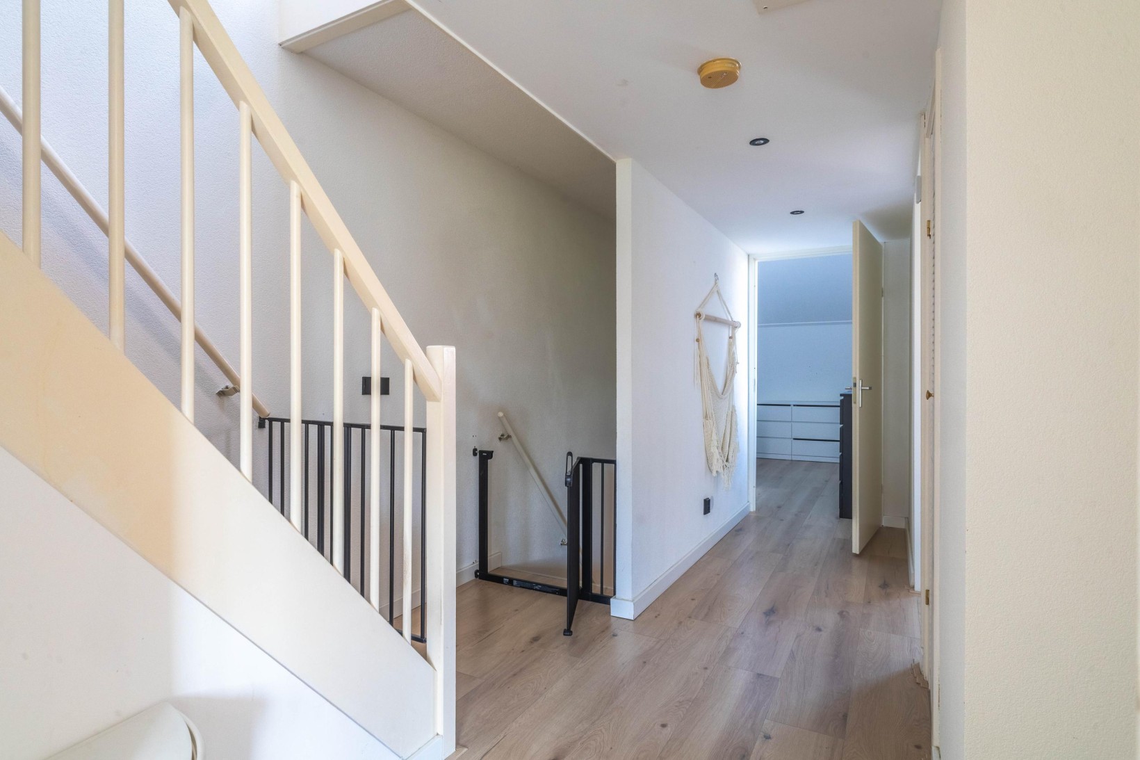 Tussenwoning te koop: IJsbloem 23, Assendelft