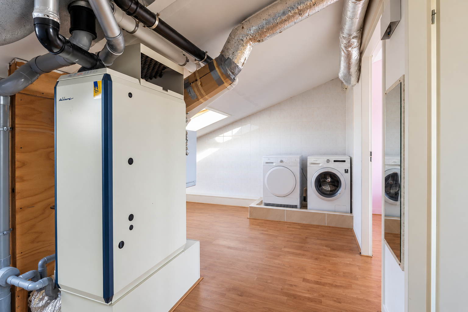 Tussenwoning te koop: IJsbloem 23, Assendelft