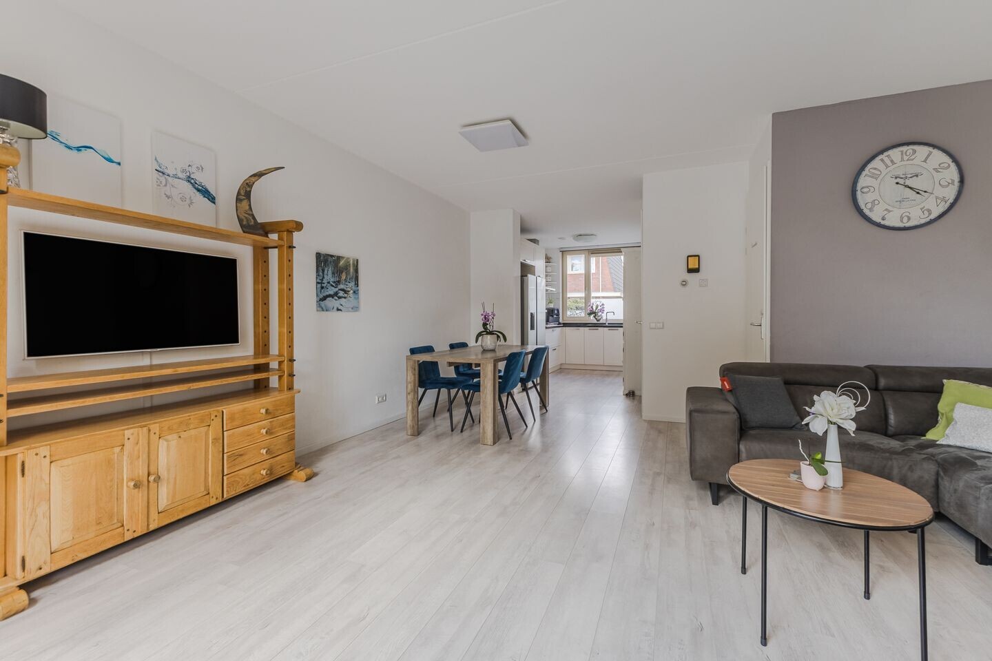 Tussenwoning te koop: Witte Ring 55, Assendelft