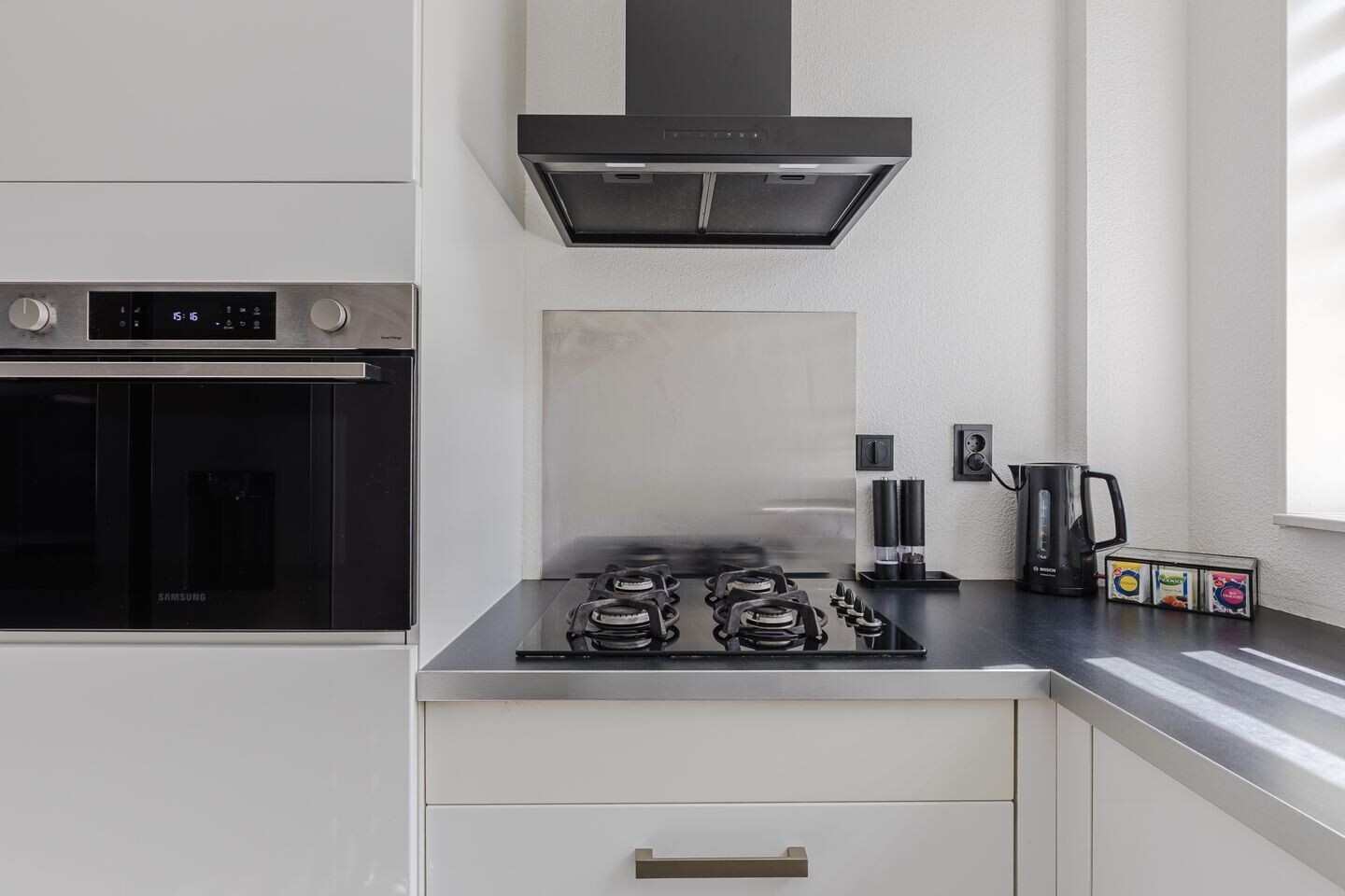 Tussenwoning te koop: Ambachtslaan 62, Assendelft