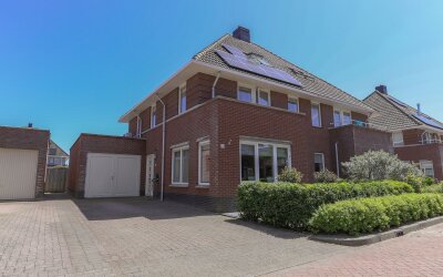 Voor de Boeg 8