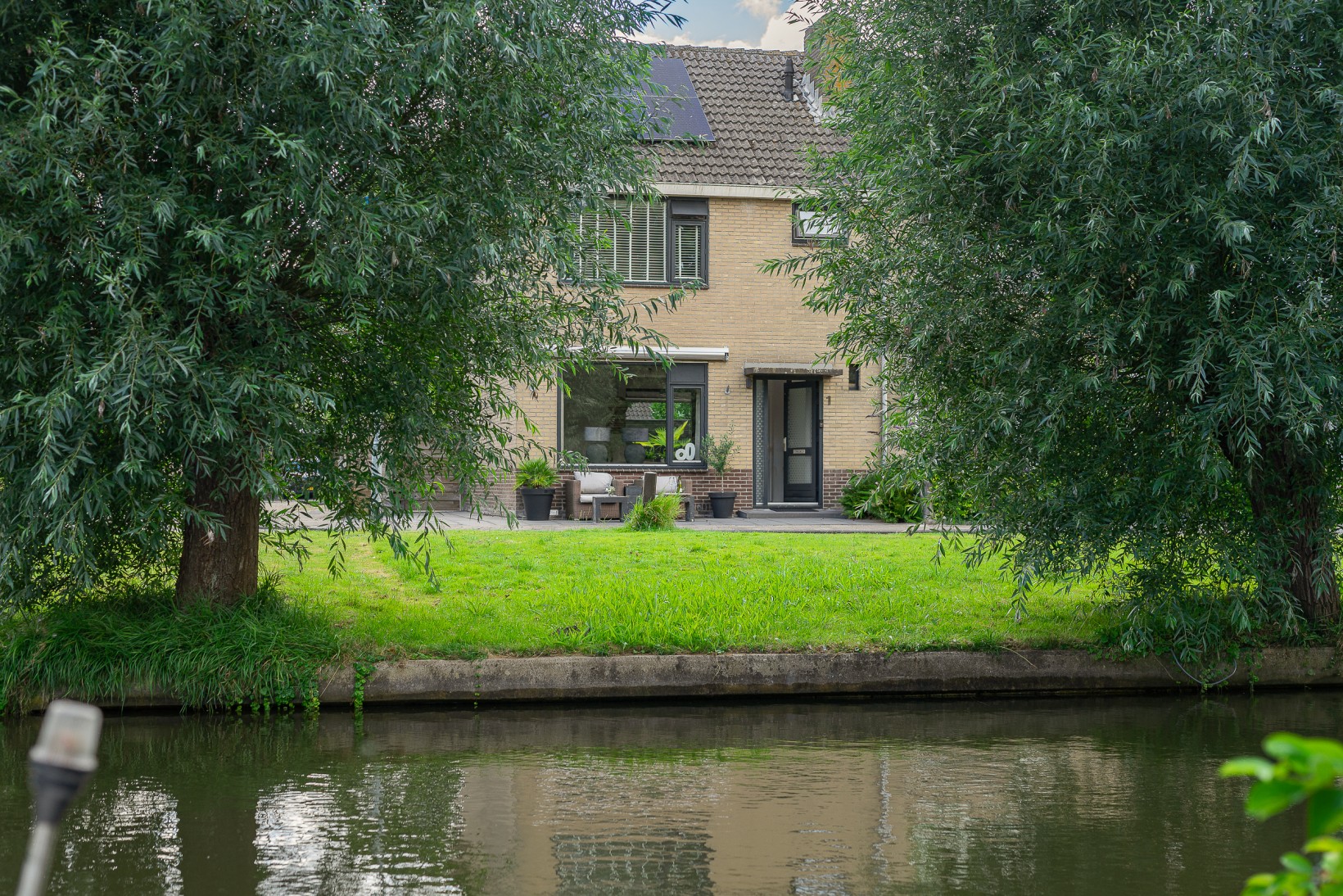 Hoekwoning te koop: Wilgenkade 1, Enkhuizen