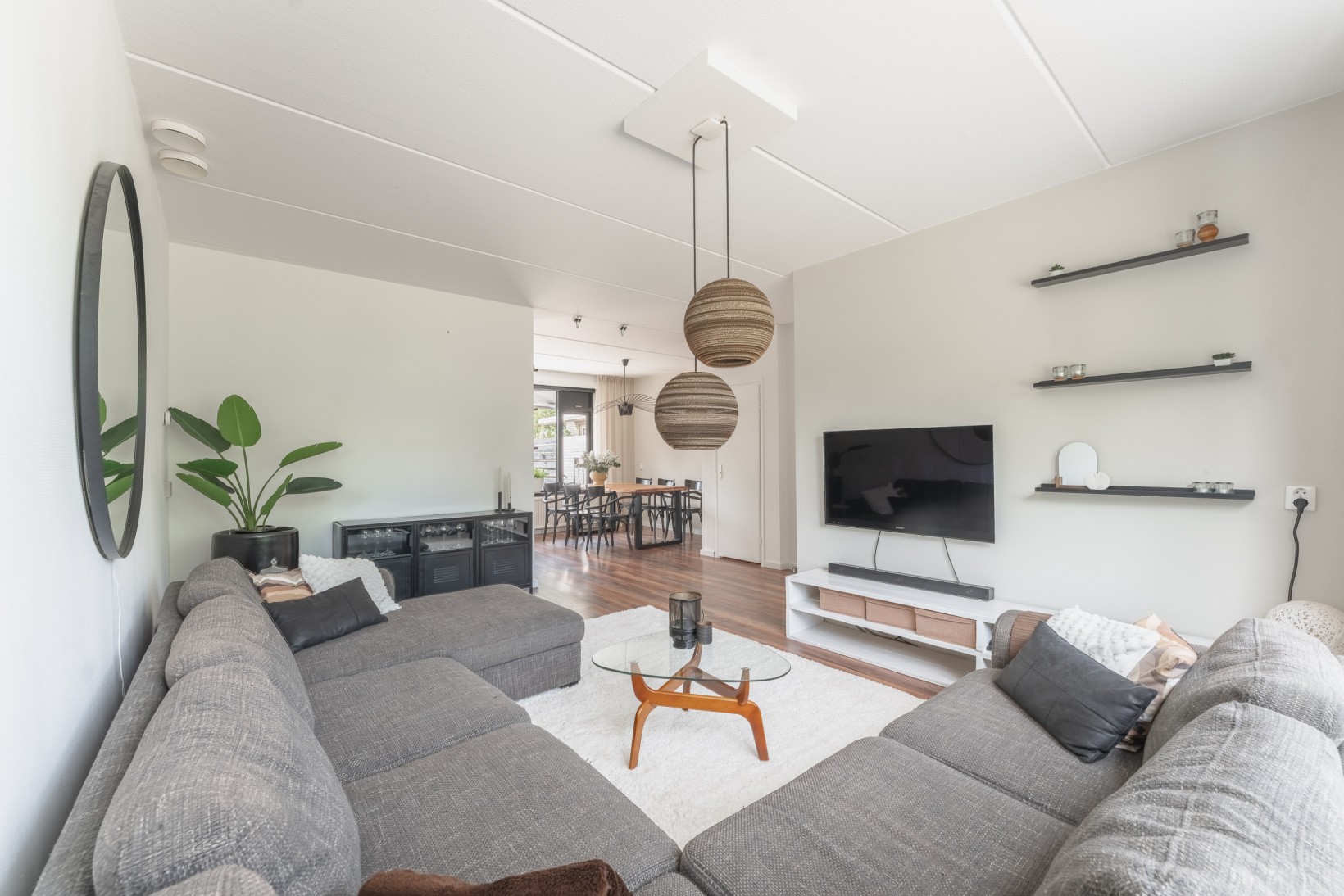 Hoekwoning te koop: Wilgenkade 1, Enkhuizen