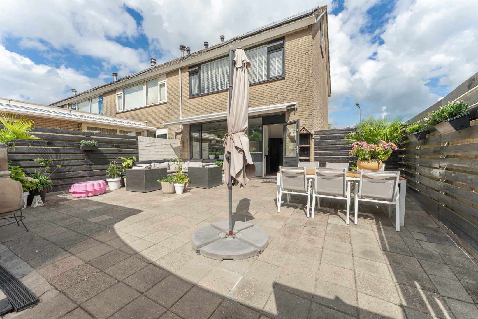 Hoekwoning te koop: Wilgenkade 1, Enkhuizen