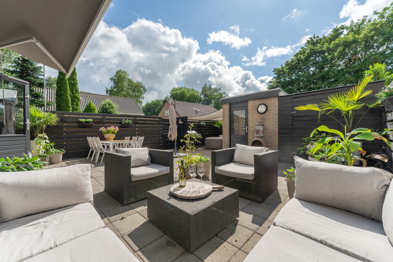 Hoekwoning te koop: Wilgenkade 1, Enkhuizen