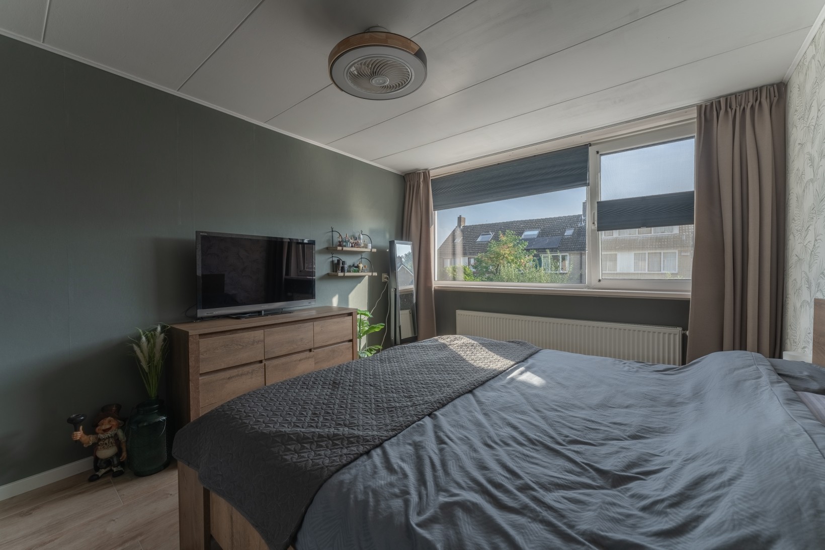 Tussenwoning te koop: Bourgondiëweg 143, Bovenkarspel