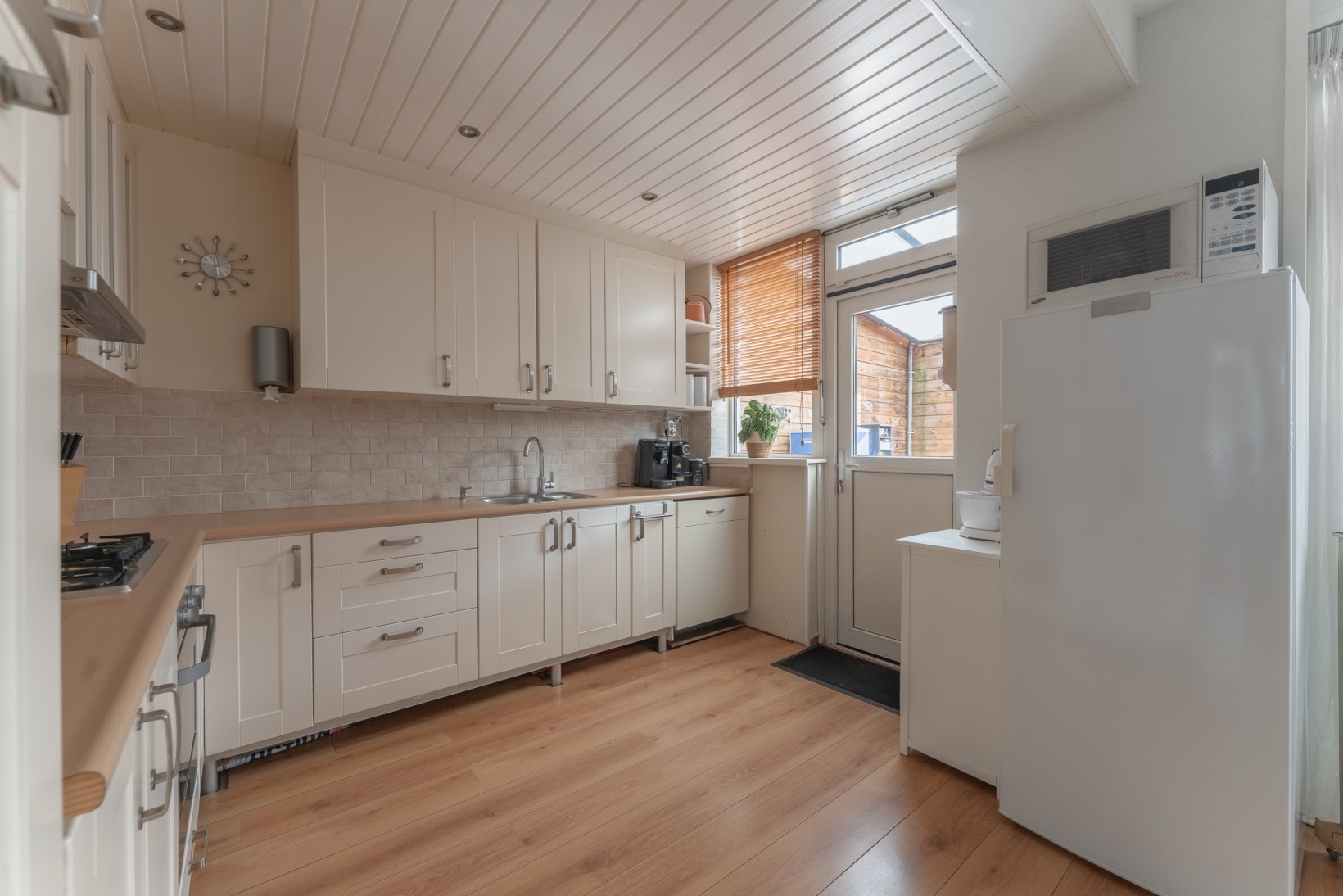 Tussenwoning te koop: Bourgondiëweg 143, Bovenkarspel