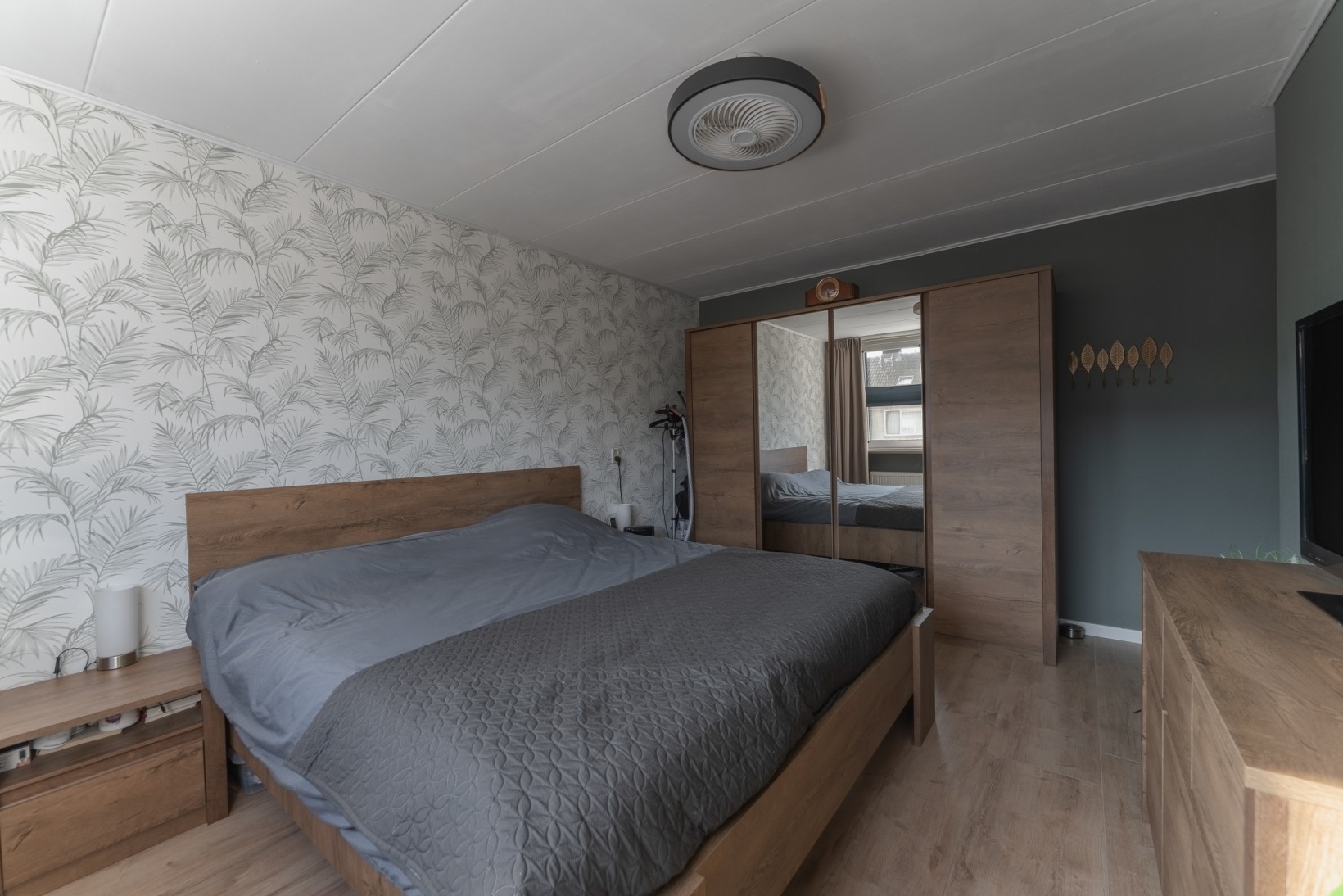 Tussenwoning te koop: Bourgondiëweg 143, Bovenkarspel