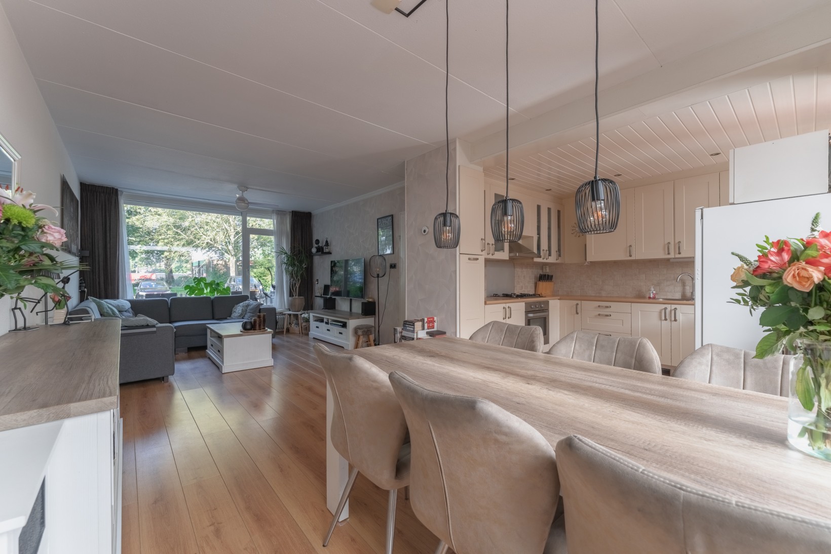 Tussenwoning te koop: Bourgondiëweg 143, Bovenkarspel