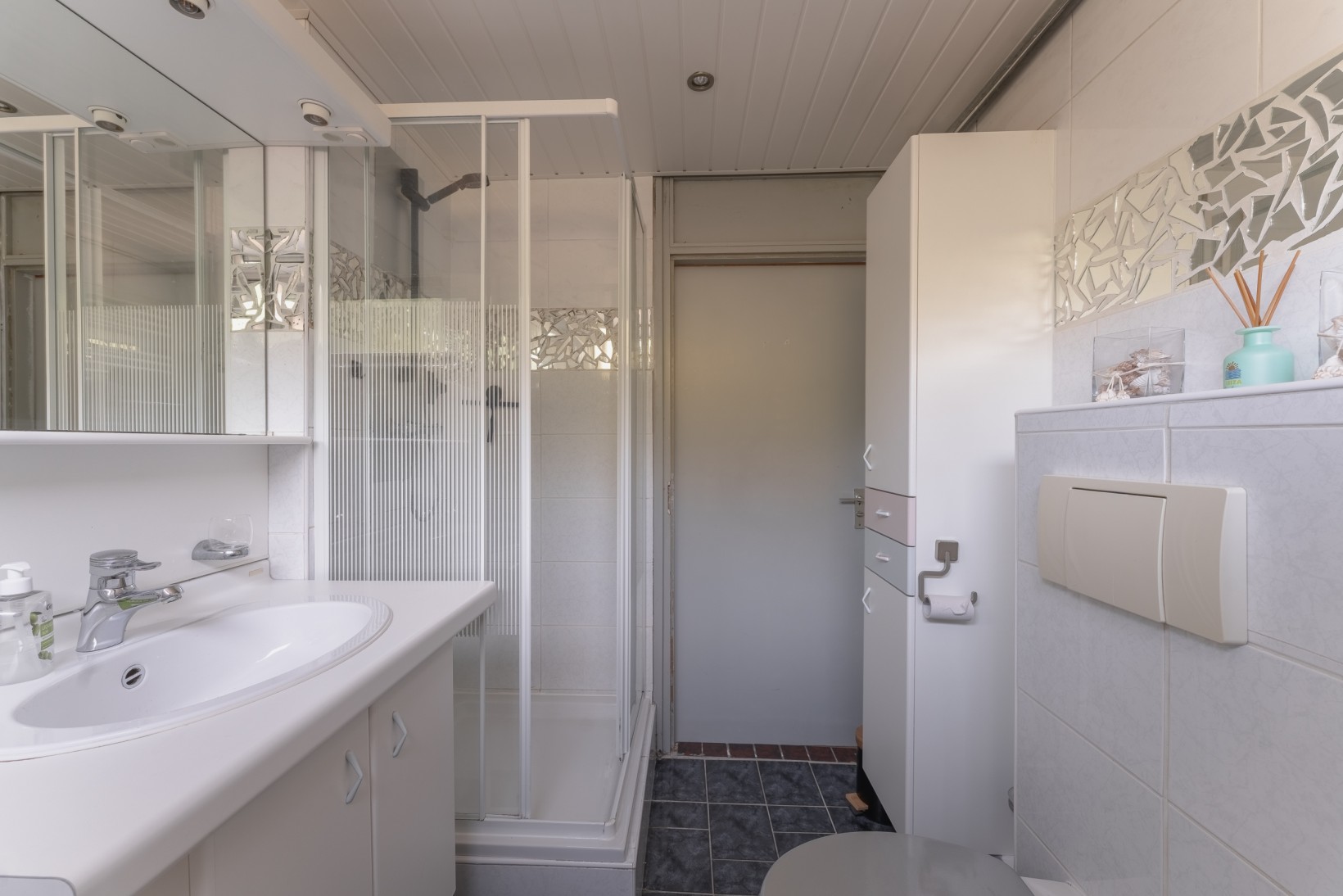 Tussenwoning te koop: Bourgondiëweg 143, Bovenkarspel