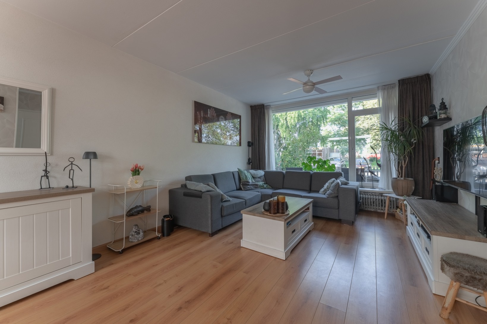 Tussenwoning te koop: Bourgondiëweg 143, Bovenkarspel