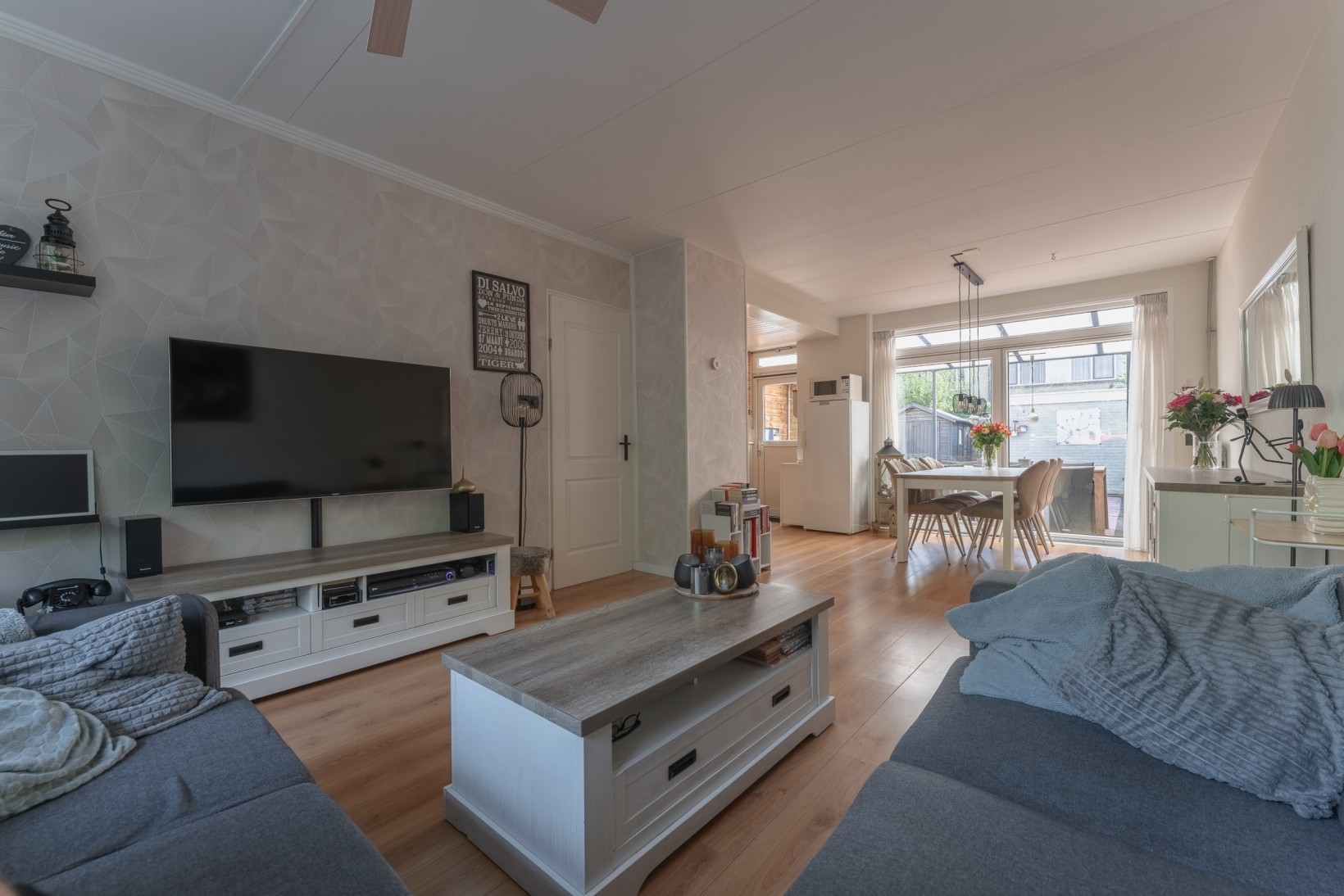 Tussenwoning te koop: Bourgondiëweg 143, Bovenkarspel