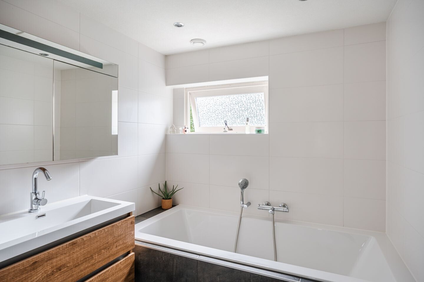 Hoekwoning te koop: La Reinelaan 54, Bovenkarspel