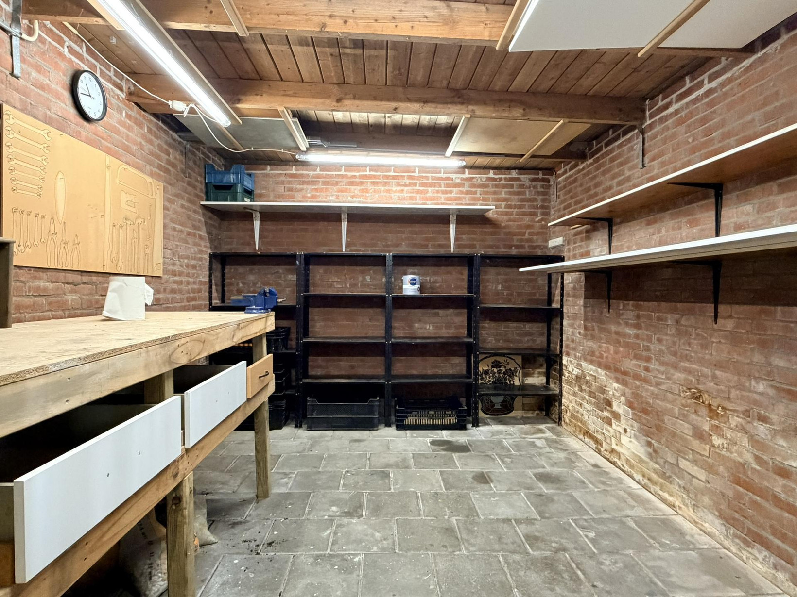 Tussenwoning te koop: Willem Andriessenweg 19, Bovenkarspel