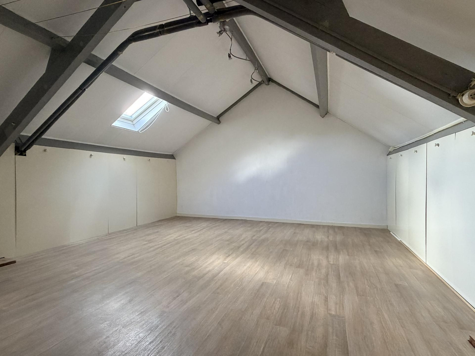 Tussenwoning te koop: Willem Andriessenweg 19, Bovenkarspel