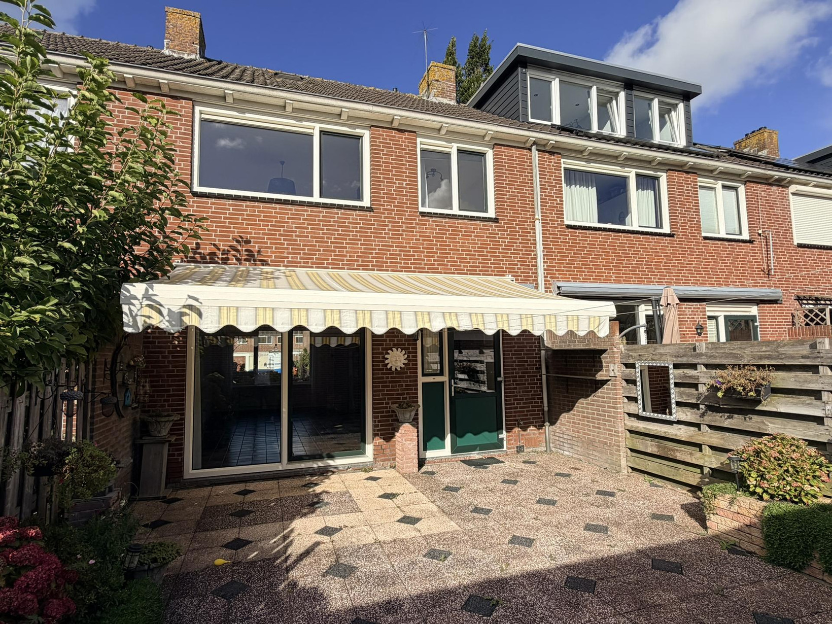 Tussenwoning te koop: Willem Andriessenweg 19, Bovenkarspel