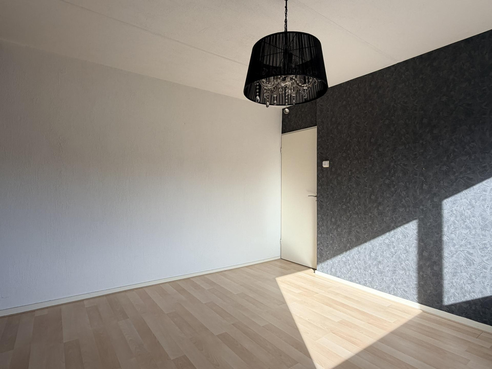 Tussenwoning te koop: Willem Andriessenweg 19, Bovenkarspel