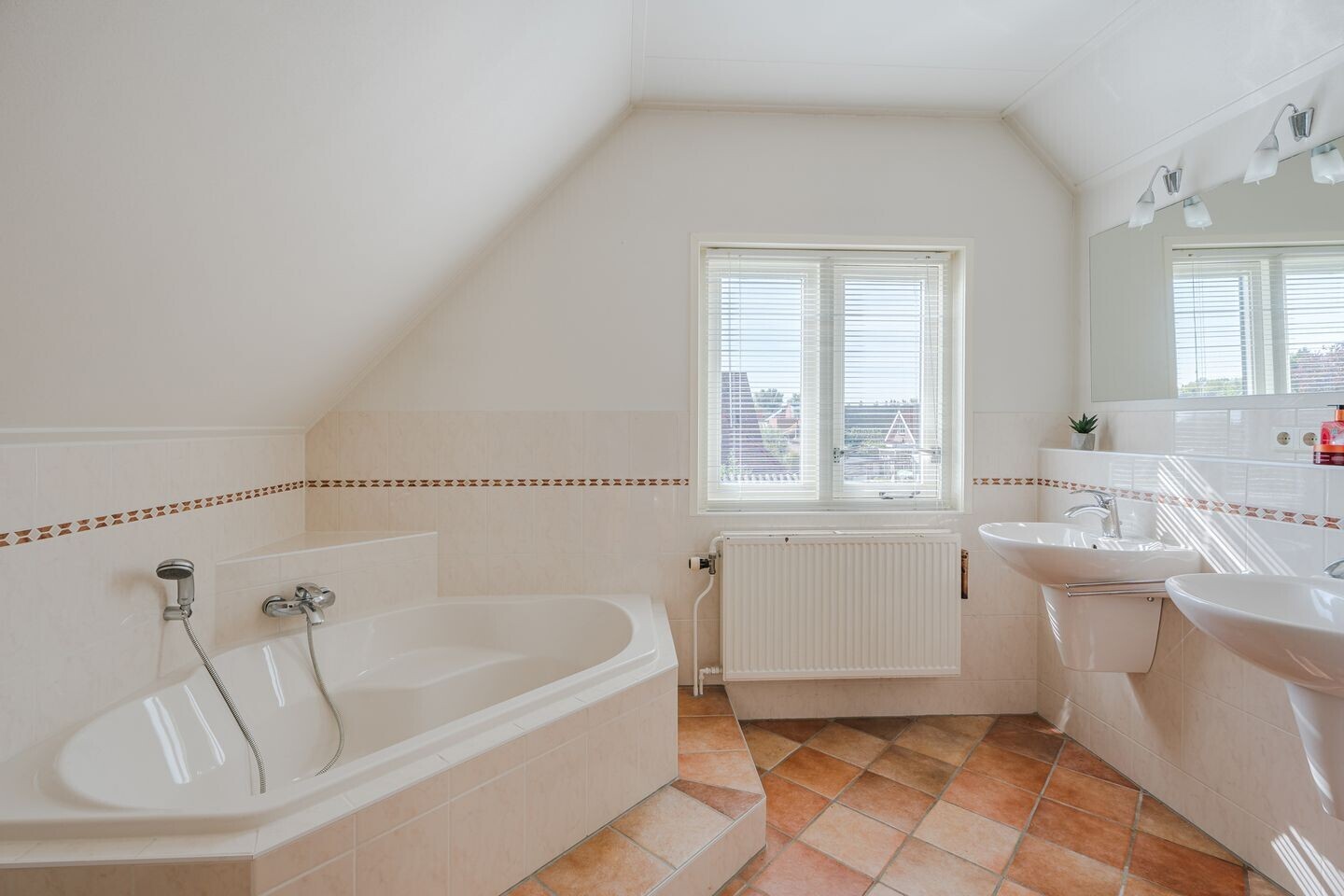 Vrijstaande woning te koop: Zesstedenweg 73, Grootebroek