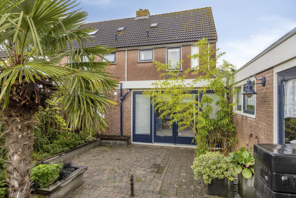 Hoekwoning te koop: De Weed 36, Lutjebroek
