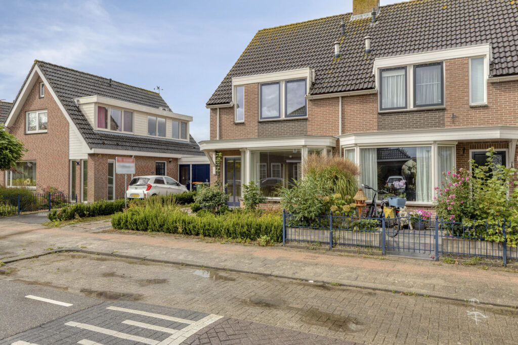 Hoekwoning te koop: De Weed 36, Lutjebroek