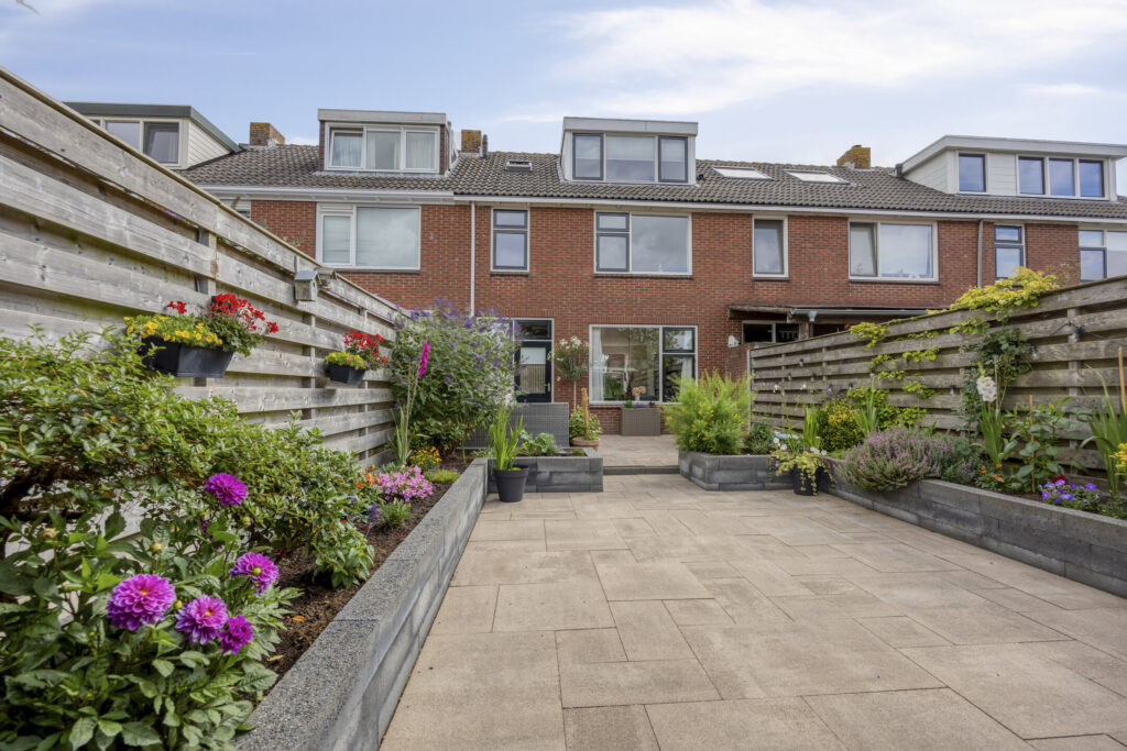 Tussenwoning te koop: Raadhuisstraat 42, Westwoud